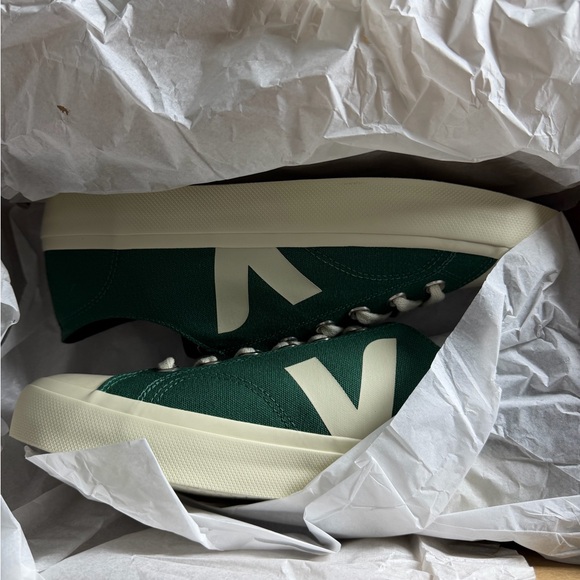 VEJA Wata II Low Men's Sneakers Sizes 9 & 11.5 Color Poker Pierre - Picture 6 of 7
